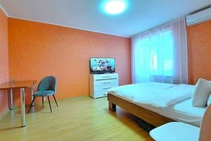 Квартира Красное и белое,Alex Apartments (бесконтактное заселение 24/7). Апартаменты 4-местный Красное и белое. Alex Apartments 3