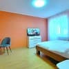 Квартира Красное и белое,Alex Apartments (бесконтактное заселение 24/7). Апартаменты 4-местный Красное и белое. Alex Apartments 3