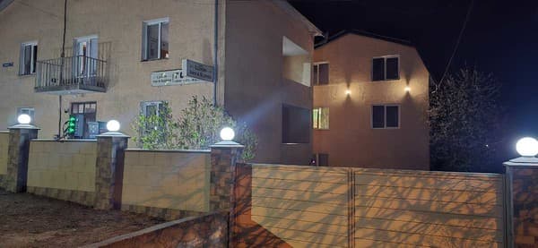 Отель Luxor Inn & Suites