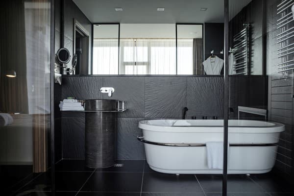 M1 Club Hotel 18