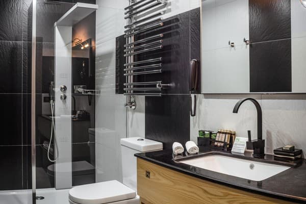 M1 Club Hotel 25