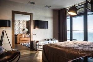 Готель M1 Club Hotel. Люкс двомісний Панорамний з видом на море 2