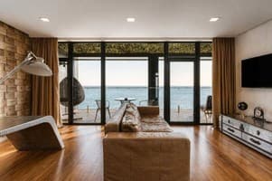 Готель M1 Club Hotel. Люкс двомісний Панорамний з видом на море 5