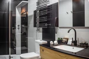 Отель M1 Club Hotel. Стандарт двухместный с видом на парк 4
