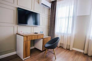 Отель MARISS hotel & business. Люкс двухместный №11 (двухкомнатный) 2