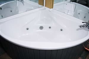 Мини-отель Mamba Hotel. №4 Романтический номер с джакузи – в укрытии 6