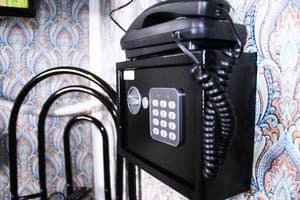 Мини-отель Mamba Hotel. №4 Романтический номер с джакузи – в укрытии 8