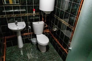 Мини-отель Mamba Hotel. №5 Двухкомнатный номер с джакузи и кинотеатром – в укрытии 8