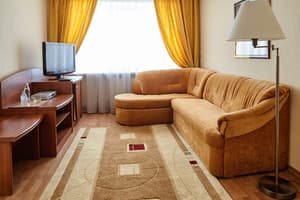 Отель Надежда. Делюкс одноместный двухкомнатный 4