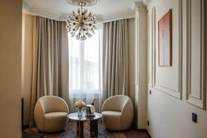 Отель Nadiya Palace. Люкс двухместный с видом на Ратушу 2
