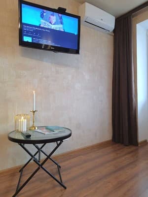 Напротив театра им.Гоголя (Alex Apartments (бесконтактное поселение 24/7) 9