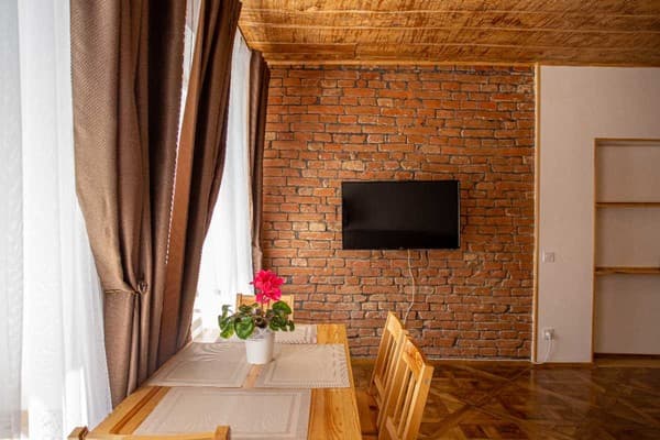 OB Rental Площа Ринок, 37/25 8