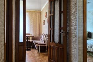 Однокомнатная на проспекте Рынок Украина, 6 слободская 14