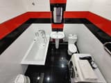 Однокомнатная с 2 кроватями, ванной и кондиционером. Alex Apartments 13