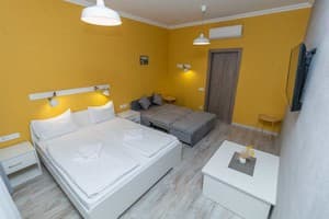 Апарт-отель Opera Passage Hotel & Apartment. Улучшенный трехместный Апартамент 506 4