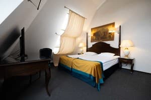 Отель Optima Collection Медиваль Львов. Люкс двухместный  4