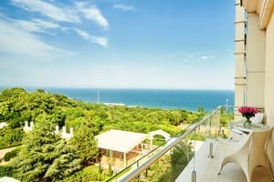 Готель Panorama De Luxe. Покращений двомісний стандарт з боковим видом на море 4