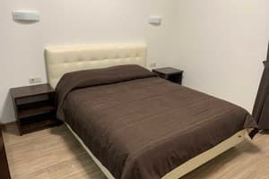 Петровский 14