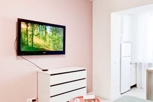 Апарт-готель Апартаменти біля залізничного вокзалу PICK HOME. Люкс двомісний Райдужна студія 7