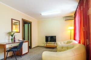 Отель Raziotel Кривой Рог. Люкс двухместный  2
