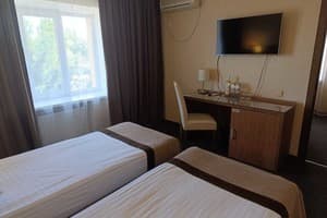 Готель Raziotel Кривий Ріг. Люкс двомісний  4
