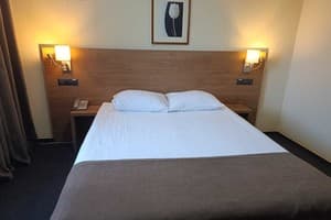 Готель Raziotel Кривий Ріг. Люкс двомісний  6