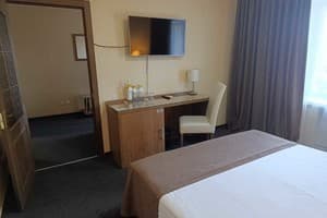 Готель Raziotel Кривий Ріг. Люкс двомісний  8
