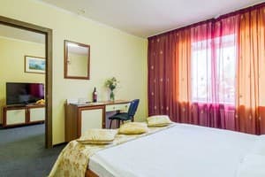 Отель Raziotel Кривой Рог. Улучшенный двухместный  3