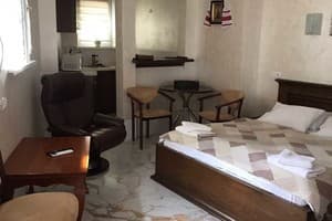 Готель Red Stone Hotel. Сімейний 4-місний (104) 1