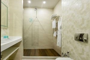 Готельно-ресторанний комплекс Redling Hotel. Напівлюкс двомісний +1 6