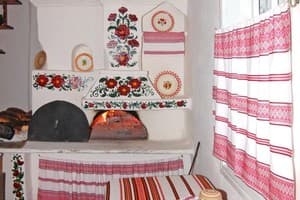 Частная усадьба Родинне гніздо (с.Канава). Коттедж 6-местный Крестьянская хата 4