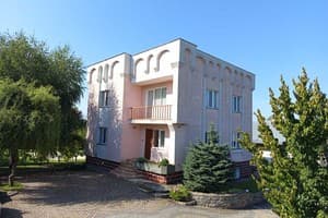 Гостиный двор Родинний Маєток Family Estate. Семейный 6-местный Дом с 3 спальнями 1