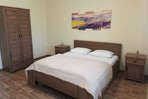 Гостиный двор Родинний Маєток Family Estate. Семейный 6-местный Дом с 3 спальнями 6