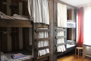 Хостел SWALLOW HOUSE. Место в общем 6-местном номере  1