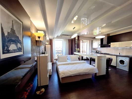 Самая большая кровать в Полтаве. Alex Apartments Круглосуточно бесконтактное заселение 2