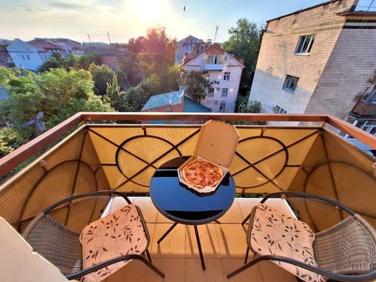 Самая большая кровать в Полтаве. Alex Apartments Круглосуточно бесконтактное заселение 19