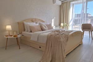 Квартира Сердце Полтавы,Alex Apartments. Круглосуточно (бесконтактное заселение 24/7). Люкс 4-местный Сердце Полтавы 30