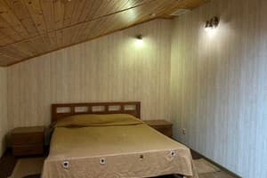 Гостинично-ресторанный комплекс Шалет. Полулюкс трехместный Байкерский 3