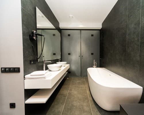 Small Hotel 10