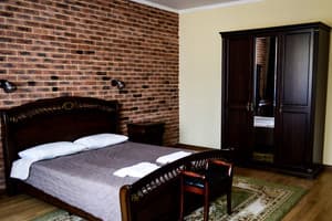 Санаторий Солнечный. Полулюкс двухместный семейный (2+2) 1