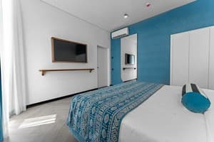 Готельно-ресторанний комплекс Spatium Medical & Wellness Hotel. Люкс 4-місний Suite Collection 6