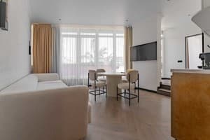 Готельно-ресторанний комплекс Spatium Medical & Wellness Hotel. Люкс 4-місний Penthouse Collection: "Grand Terrace" 3