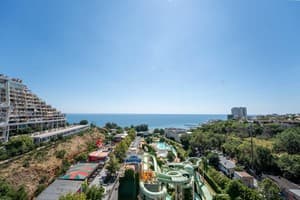 Готельно-ресторанний комплекс Spatium Medical & Wellness Hotel. Люкс 4-місний Penthouse Collection:«Pink Panther» 30