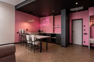 Готельно-ресторанний комплекс Spatium Medical & Wellness Hotel. Люкс 4-місний Penthouse Collection:«Pink Panther» 3