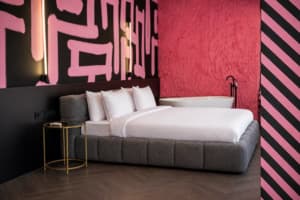 Готельно-ресторанний комплекс Spatium Medical & Wellness Hotel. Люкс 4-місний Penthouse Collection:«Pink Panther» 8