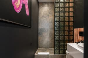 Готельно-ресторанний комплекс Spatium Medical & Wellness Hotel. Люкс 4-місний Penthouse Collection:«Pink Panther» 25