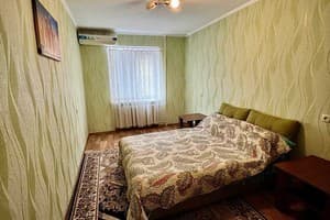 Квартира Трикімнатні апартаменти в самому центрі!. Апартаменты трехместный  1