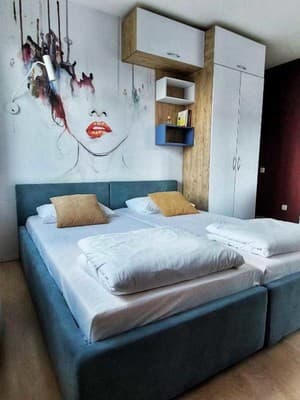 U House 4