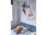 U House 8