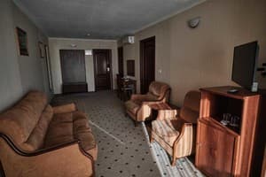 Отель Ужгород. Люкс двухместный с балконом 6